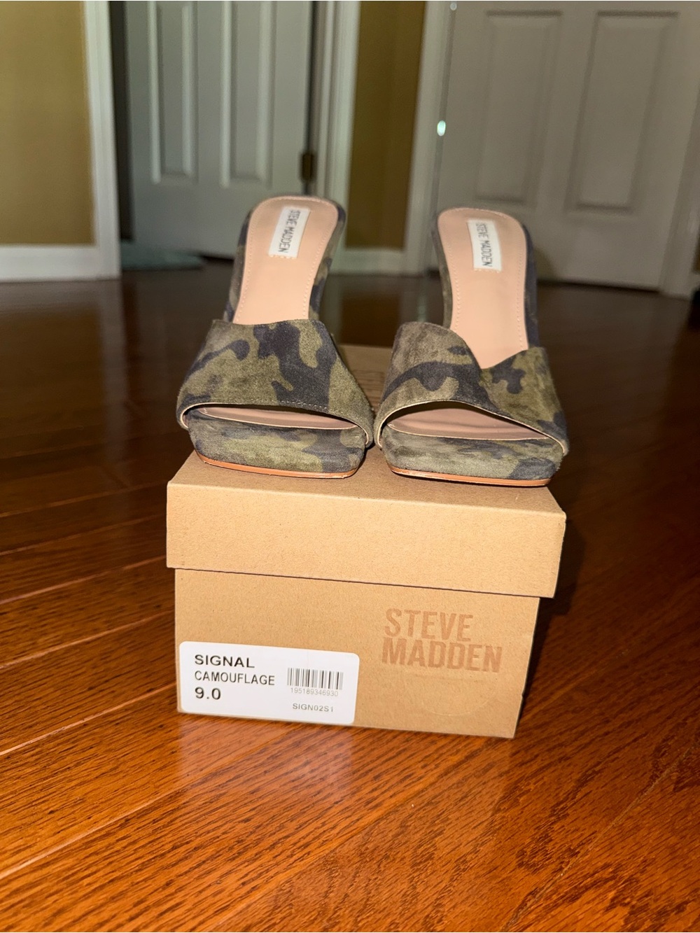 Steve Madden Camouflage Open-Toe Slide Heels in Green Camo